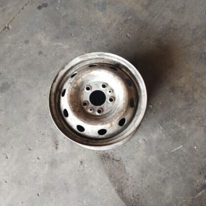 llanta Iveco Daily 5
                            tornillos