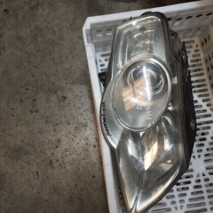 Faro delantero derecho VW
                            Passat
