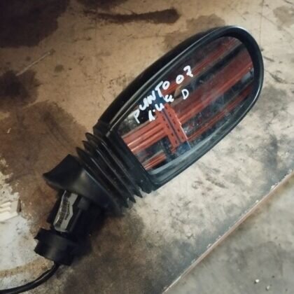 Retrovisor derecho Fiat
                            punto añ