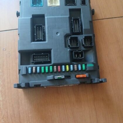 Caja Fusibles BSI Peugeot
                            207.