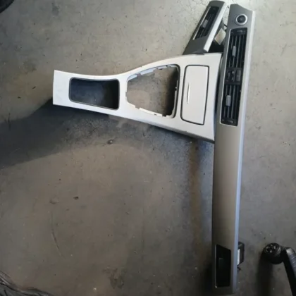 Embellecedor y aireadores
                            BMW E9