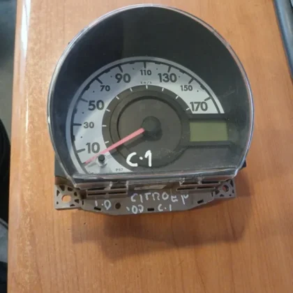 Cuadro instrumentos Citroën
                            C1 2