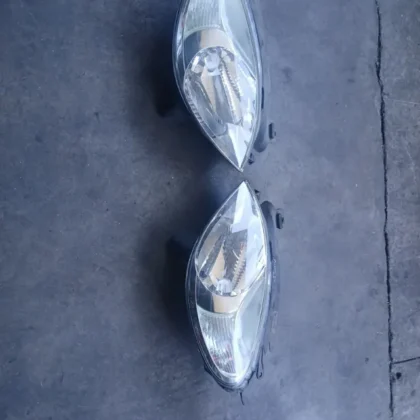 Faros Citroen Picasso 2004