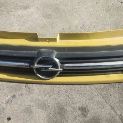 REJILLA DELANTERA Opel Vivaro 2005