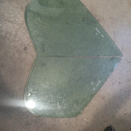 Cristales de puertas Trafic
                            D.D