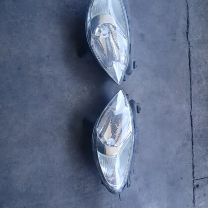 Faros Citroen Picasso 2004