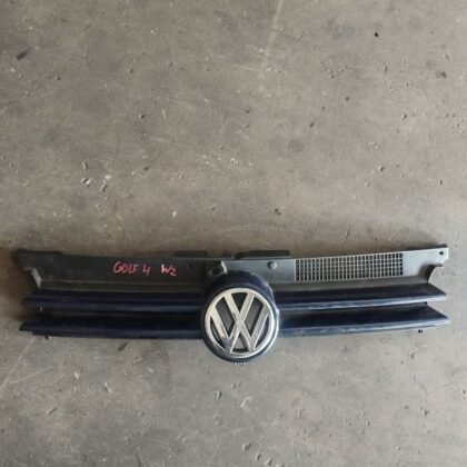 Rejilla delantera VW Golf 4