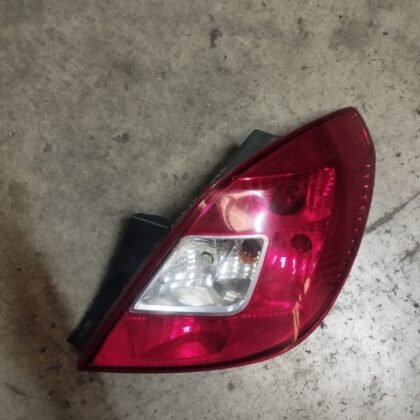 Faro trasero derecho Opel
                            corsa